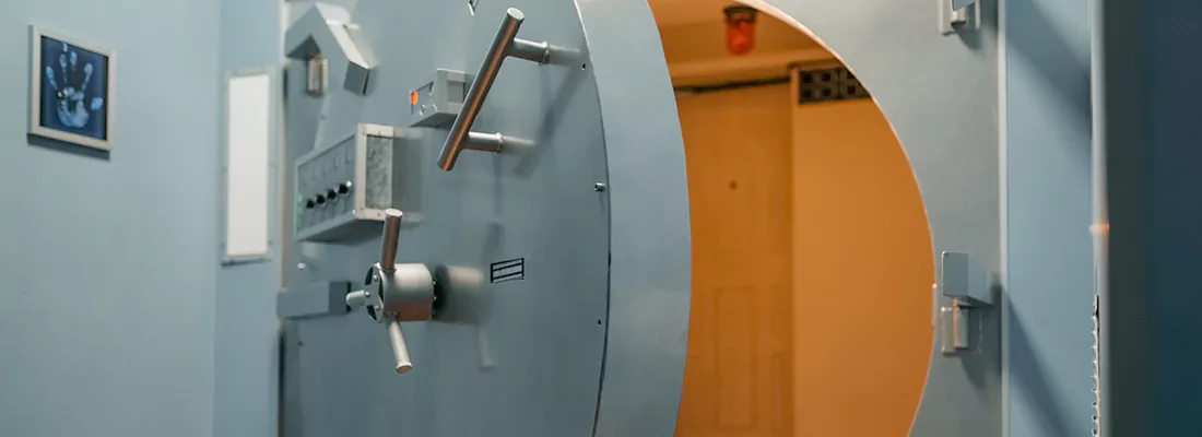 Vault and Safe locksmith services in Country Club, FL